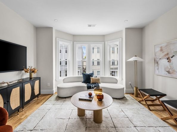 14 Harbor View St 1, Boston MA 02125