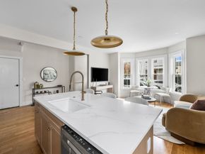 14 Harbor View St 1, Boston MA 02125