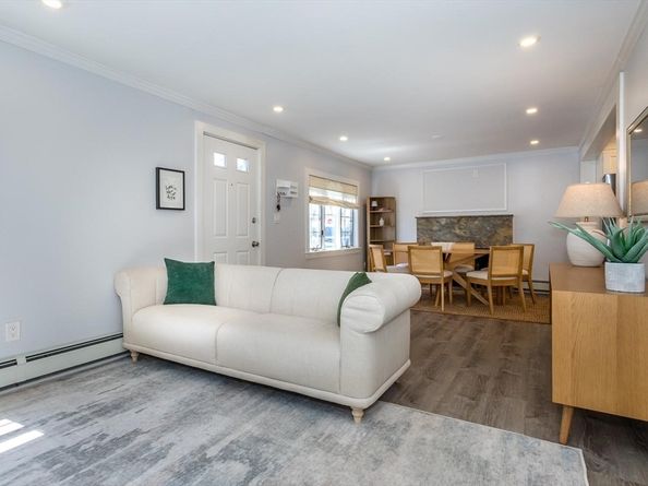 39 Birchcroft Rd, Canton MA 02021