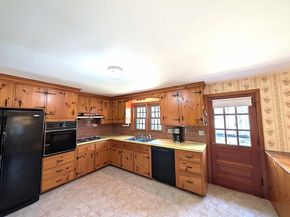 1 Louise St, Maynard MA 01754