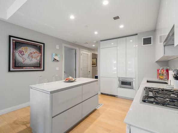 133 Seaport Boulevard 716, Boston MA 02210