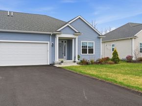 48 Crestwood Circle 26, Northbridge MA 01588
