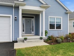 48 Crestwood Circle 26, Northbridge MA 01588