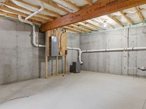 48 Crestwood Circle 26, Northbridge MA 01588