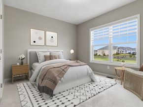 48 Crestwood Circle 26, Northbridge MA 01588