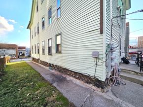 29 Cambridge St, Worcester MA 01603