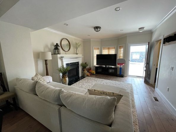 20 Ford St 20, Boston MA 02128