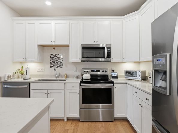 220 Martins Landing 104, North Reading MA 01864
