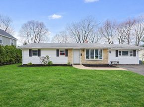39 Marion St, Holbrook MA 02343