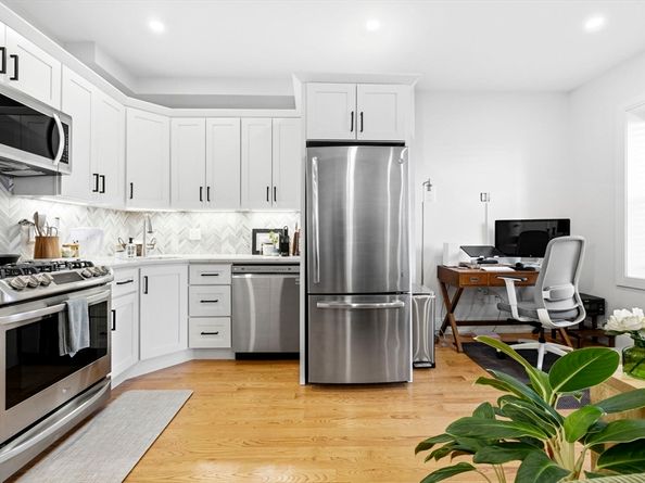 120 Bremen St 1, Boston MA 02128