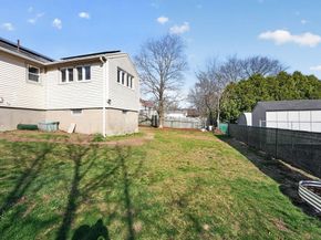 13 Mcauliffe Rd, Randolph MA 02368