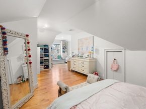 75 Auburn St, Newton MA 02466