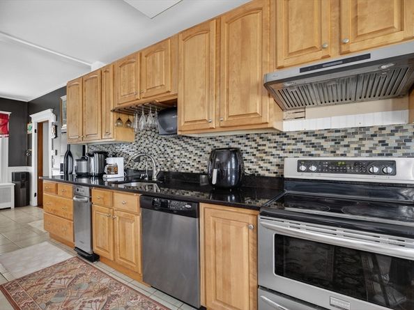 114 Lovell St, Worcester MA 01603