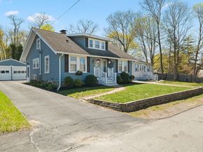 19 Lake Shore Dr, Weymouth MA 02189