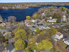 19 Lake Shore Dr, Weymouth MA 02189