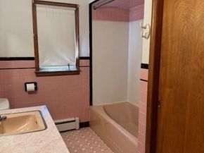 79 Chilmark St, Worcester MA 01604