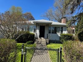 79 Chilmark St, Worcester MA 01604