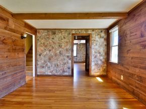 50 Roy St, Northbridge MA 01588