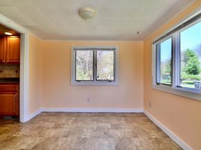 50 Roy St, Northbridge MA 01588