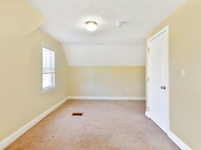 50 Roy St, Northbridge MA 01588