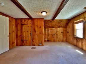 50 Roy St, Northbridge MA 01588