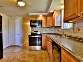 50 Roy St, Northbridge MA 01588