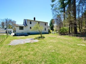 50 Roy St, Northbridge MA 01588