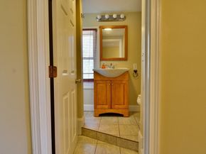 50 Roy St, Northbridge MA 01588
