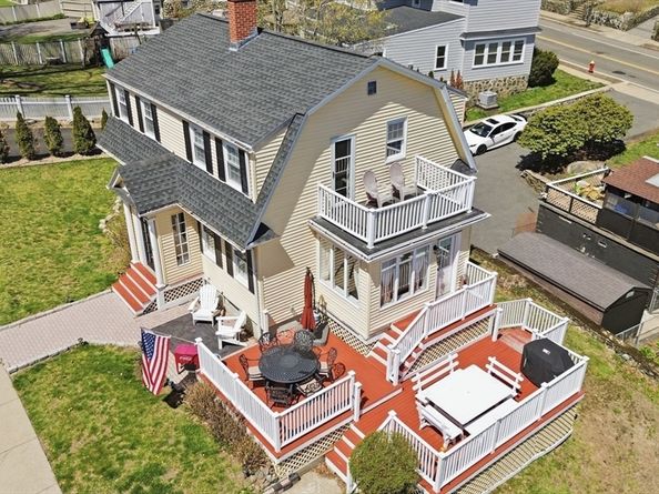11 North Ave, Melrose MA 02176