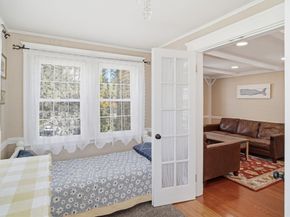 11 North Ave, Melrose MA 02176