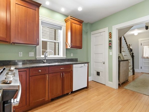 144 Alder St, Waltham MA 02453