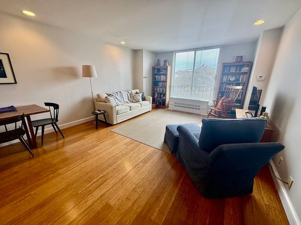 33 Pond Ave 1213, Brookline MA 02445