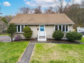 7 Leslie Lane, Millbury MA 01527