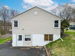 7 Leslie Lane, Millbury MA 01527