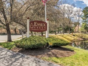 35 Essex Green Lane D, Peabody MA 01960