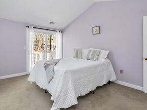 35 Essex Green Lane D, Peabody MA 01960