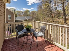 35 Essex Green Lane D, Peabody MA 01960