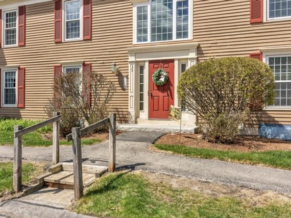 35 Essex Green Lane D, Peabody MA 01960