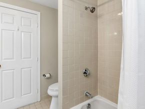 35 Essex Green Lane D, Peabody MA 01960