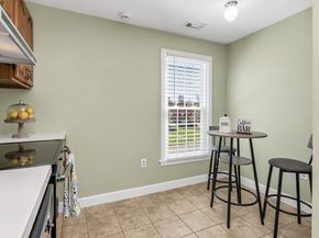 35 Essex Green Lane D, Peabody MA 01960