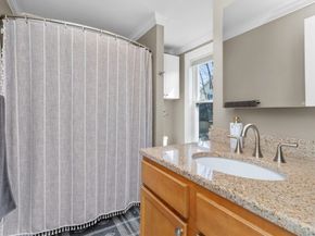 103 Cushing St 4, Waltham MA 02453