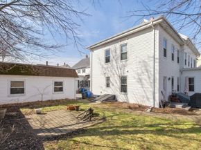 103 Cushing St 4, Waltham MA 02453