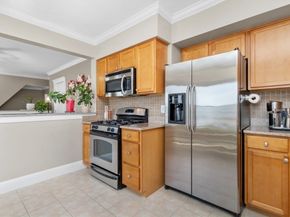 103 Cushing St 4, Waltham MA 02453