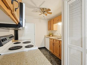 112 Heritage Dr 112, Northbridge MA 01588