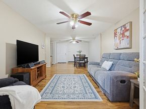 112 Heritage Dr 112, Northbridge MA 01588
