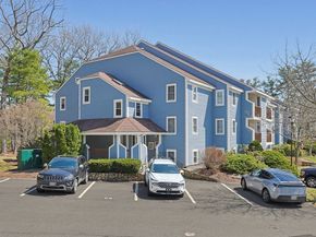 112 Heritage Dr 112, Northbridge MA 01588