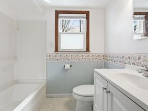 3 Amherst St, Grafton MA 01536
