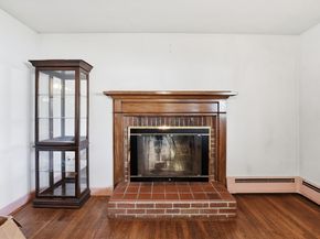 3 Amherst St, Grafton MA 01536