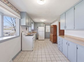 3 Amherst St, Grafton MA 01536