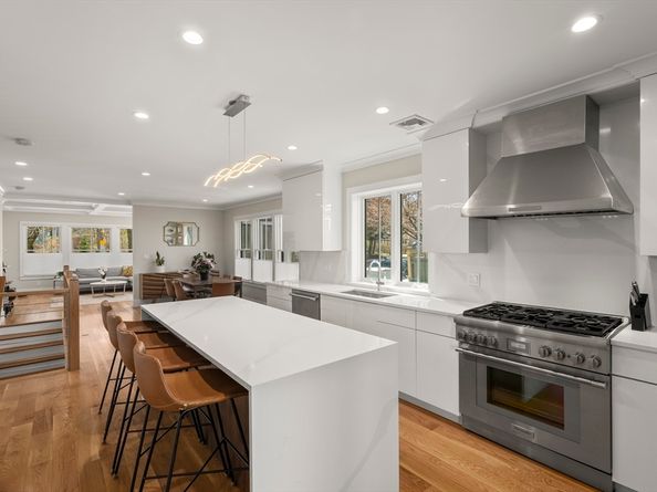 148 Kent St 148, Brookline MA 02445